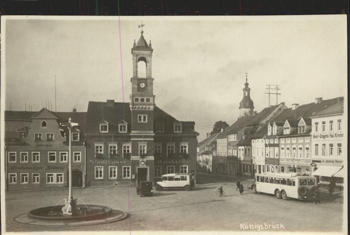 Koenigsbrueck Rathaus am Markt Ratskeller Springbrunn