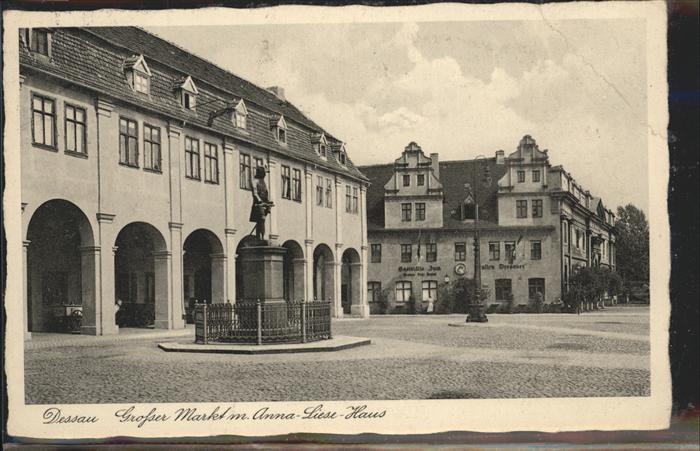 Dessau-Rosslau Grosser Markt mit Anna Liese Haus
