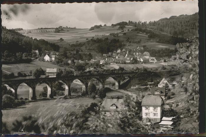 Bad Endbach Gesamtansicht mit Eisenbahnbrücke