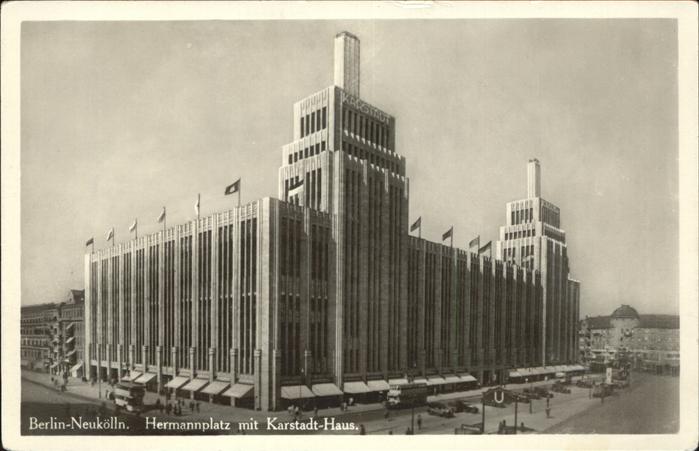 Neukoelln Karstadt Haus Hermannplatz Busse Autos