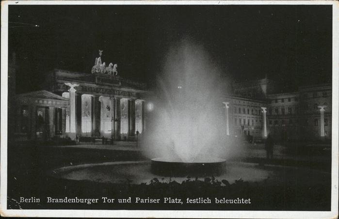 Brandenburgertor Berlin Pariser Platz Brunnen