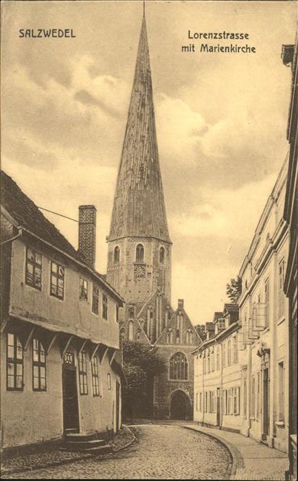 Salzwedel Lorenzstrasse mit Marienkirche