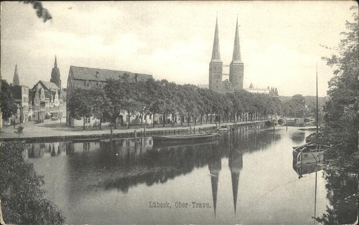 LueBECK CITY Partie an der Trave Marienkirche
