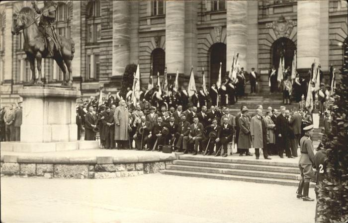 Muenchen Bayern Versammlung Denkmal