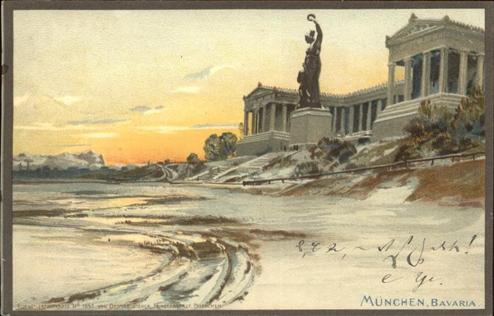 Muenchen Bavaria Denkmal im Schnee