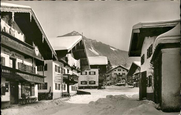 Marquartstein alte Dorfstrasse im Schnee