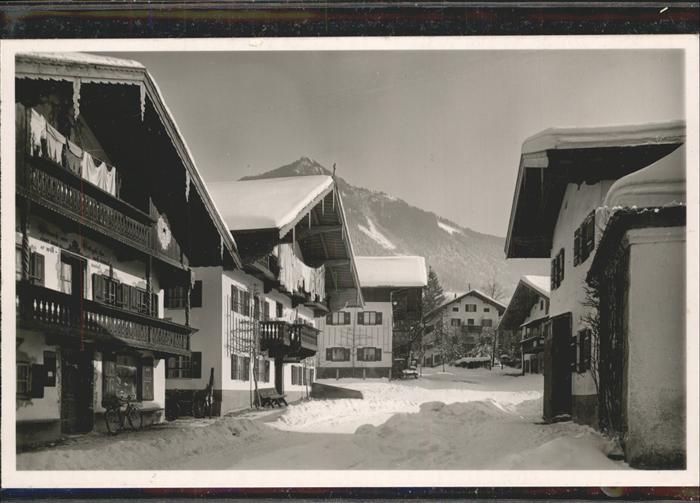 Marquartstein Alte Dorfstrasse im Schnee