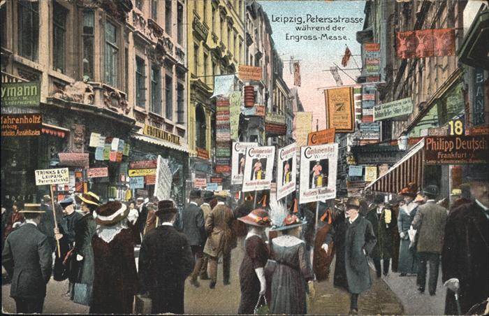 LEIPZIG Sachsen Petersstrasse zur Messe Trubel Ausstellugen Strassenwerbung
