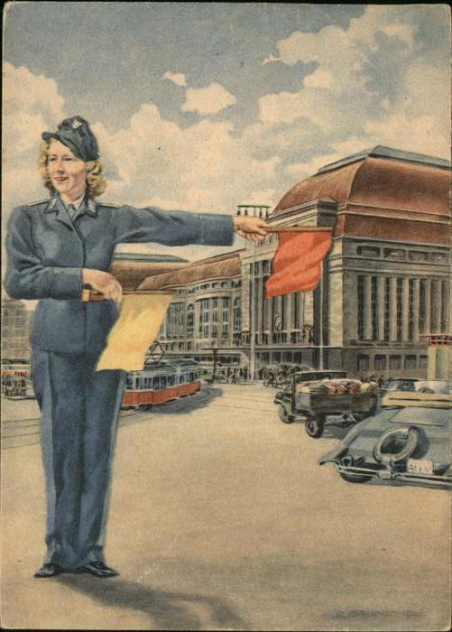 LEIPZIG Sachsen Kuenstlerkarte Frau regelt den Verkehr Polizistin Autos