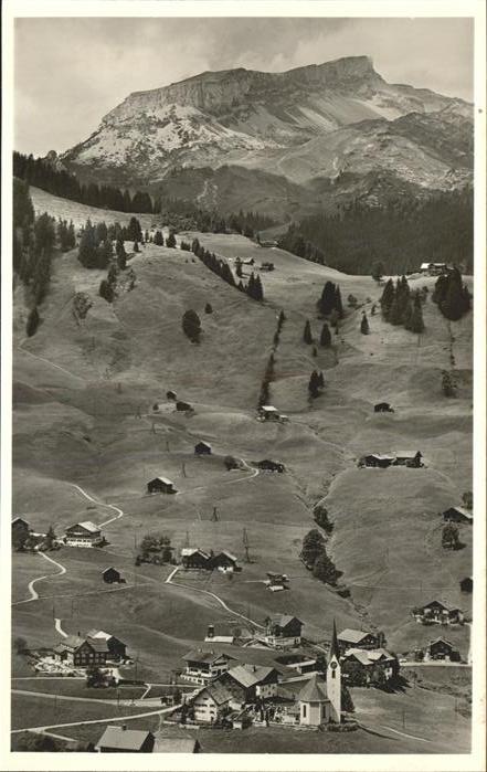 Hirschegg Kleinwalsertal Vorarlberg Ortsansicht mit Hoch_Ifen
