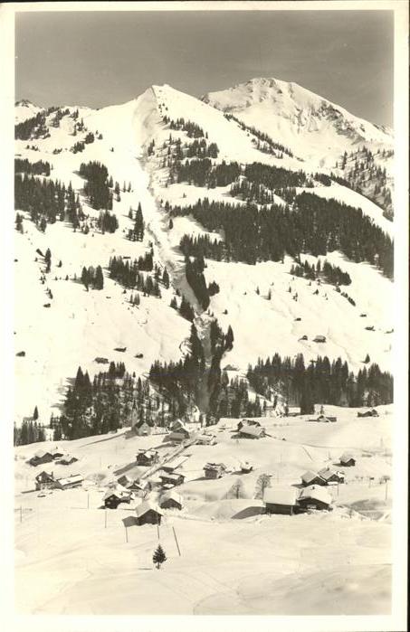 Hirschegg Kleinwalsertal Vorarlberg Ortsansicht mit Kuhgehrenspitze und Ham