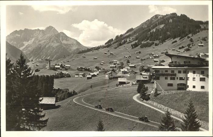 Hirschegg Kleinwalsertal Vorarlberg Ortsansicht mit Widderstein Bärenkopf u
