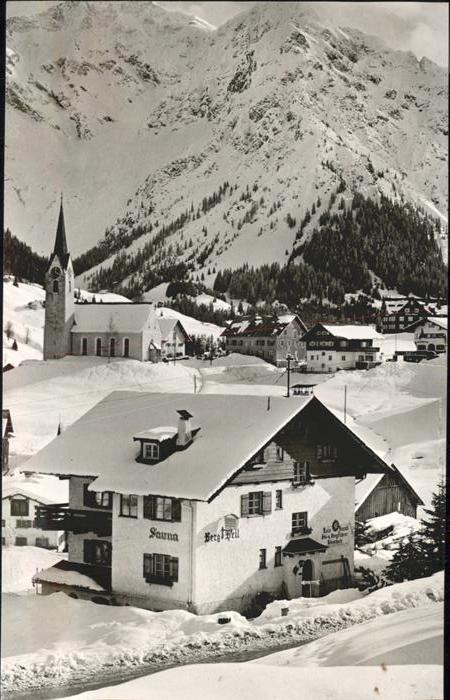Hirschegg Kleinwalsertal Vorarlberg Haus Berg Heil
