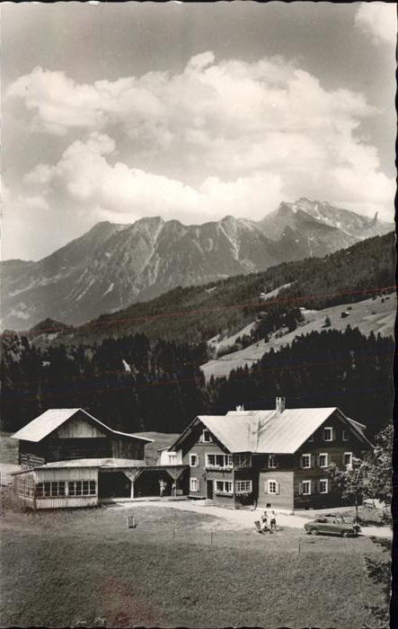 Hirschegg Kleinwalsertal Vorarlberg Jugendferienheim Haus Sonnblick mit Alp