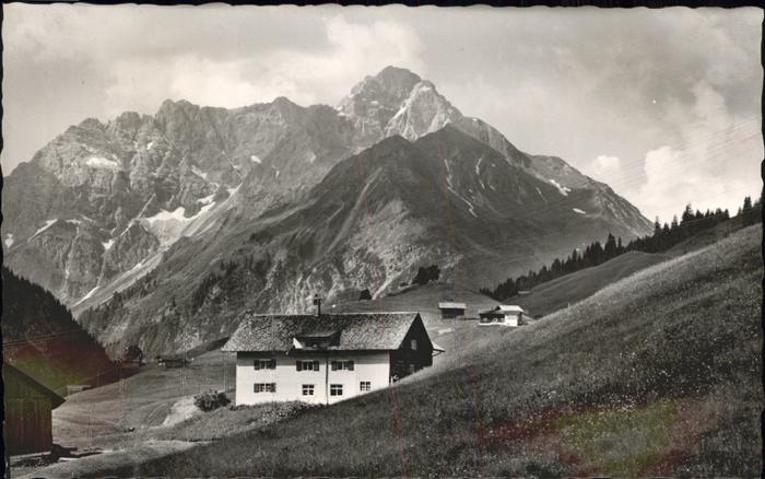 Hirschegg Kleinwalsertal Vorarlberg Haus Albert Felder mit Widderstein und