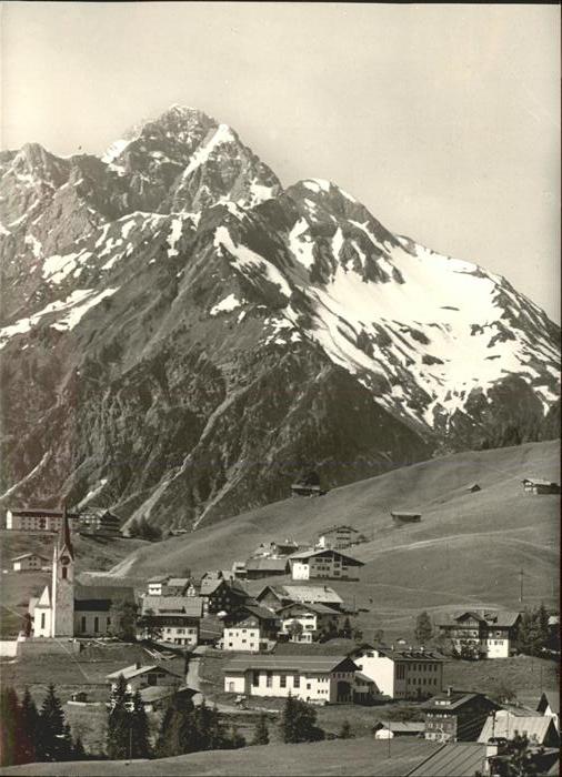 Hirschegg Kleinwalsertal Vorarlberg Gästehaus Rein mit Widderstein und Bäre