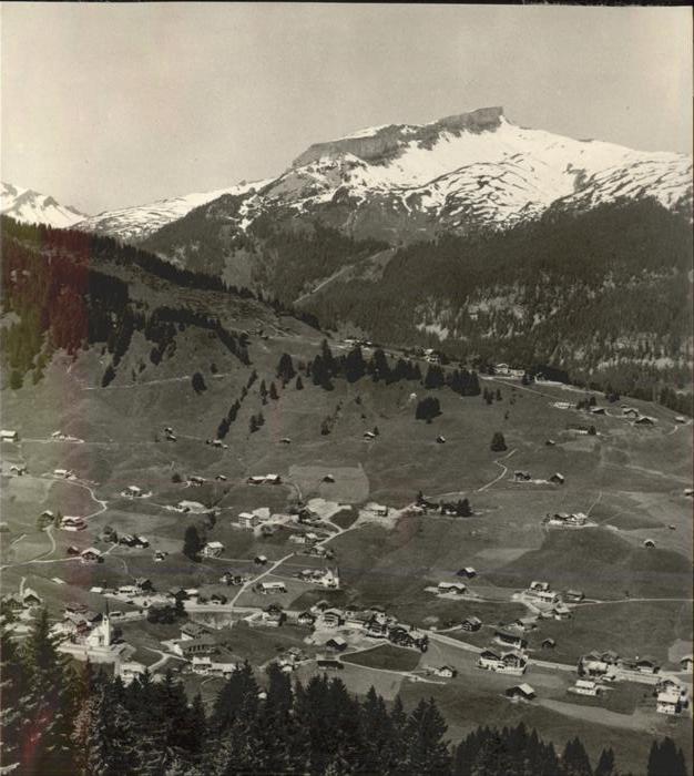Hirschegg Kleinwalsertal Vorarlberg Ortsansicht mit Hoch_Ifen