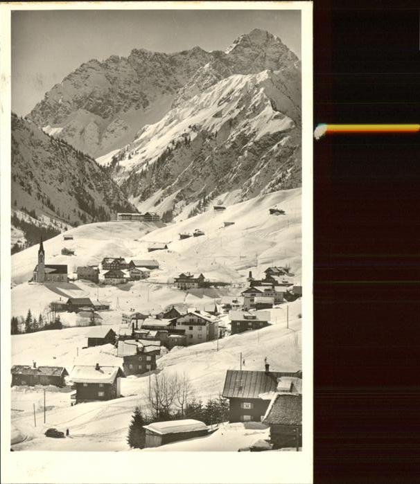 Hirschegg Kleinwalsertal Vorarlberg Ortsansicht mit Widderstein und Bärenko