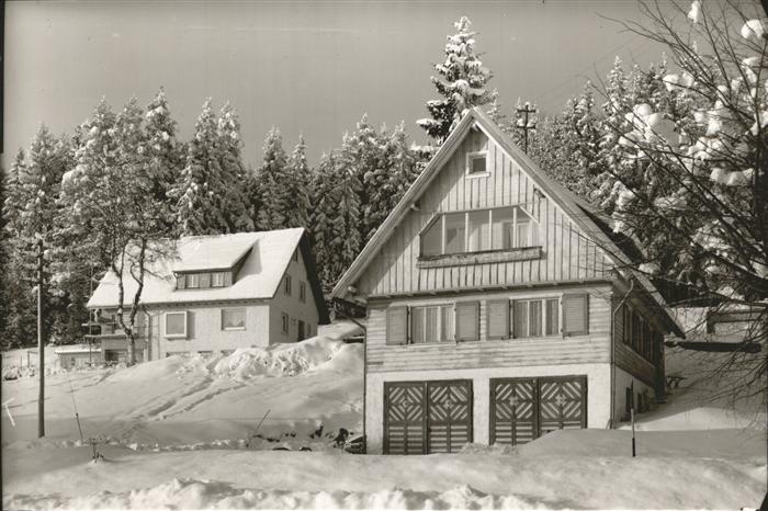 Oberbraend Ortspartie am Waldrand