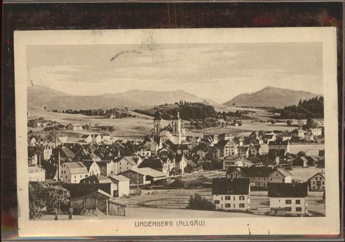 Lindenberg Allgaeu Ortsansicht mit Kath. Pfarrkirche
