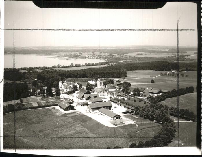 Ising Chiemsee Gutshof Fliegeraufnahme