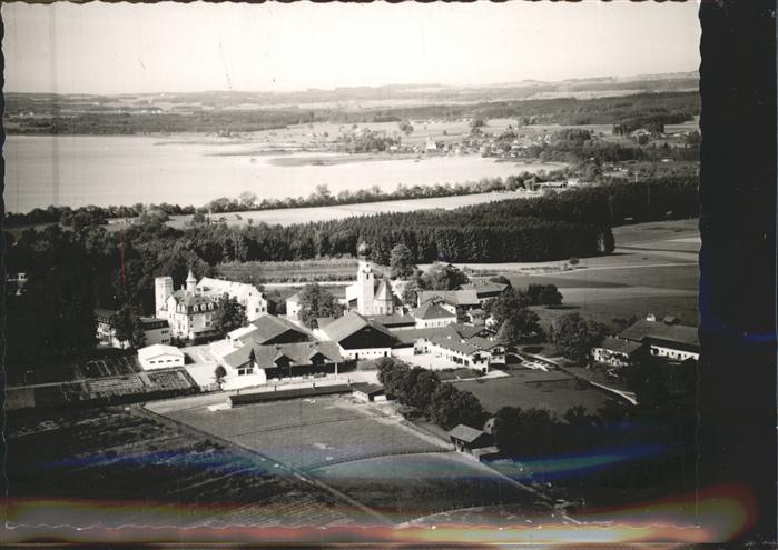 Ising Chiemsee Fliegeraufnahme Gutshof