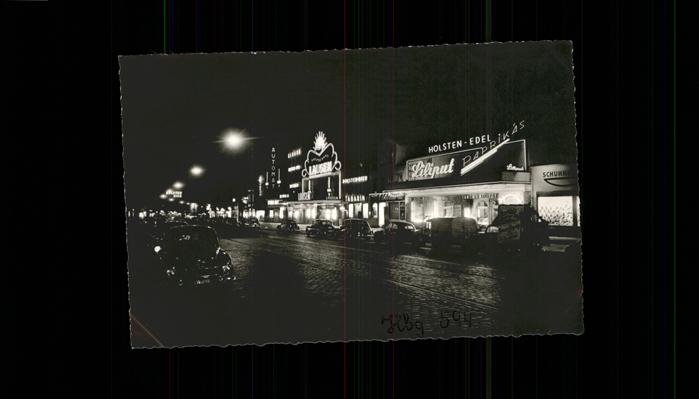 HAMBURG  CITY St. Pauli Reeperbahn bei Nacht Autos