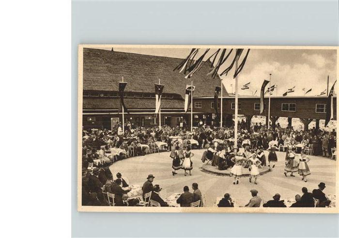 BERLIN  CITY Trachtentaenze bei Dt Bauausstellung 1931