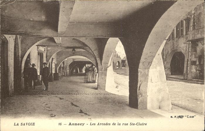 Annecy Haute-Savoie Les Arcades de la rue Ste Claire