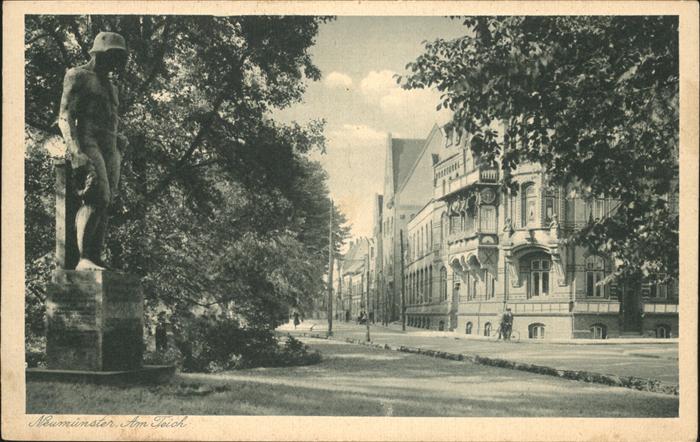 Neumuenster Schleswig-Holstein Partie am Teich Denkmal Statue