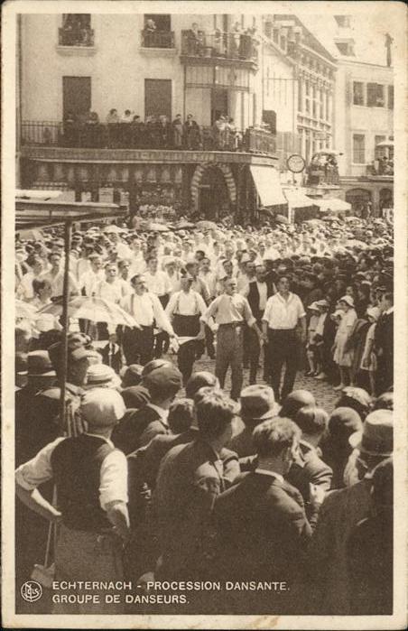 Echternach Procession dansante Groupe de Danseurs