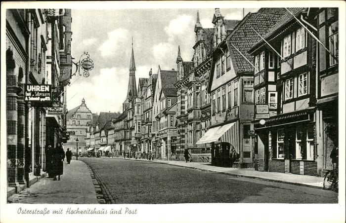Hameln Weser Osterstrasse mit Hochzeitshaus und Post
