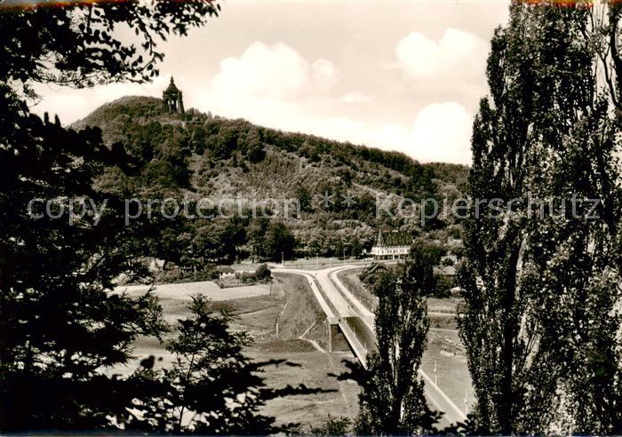 Porta Westfalica Blick vom Jakobsberg auf Wittekindberg und Kaiser Wilhelm Denkm