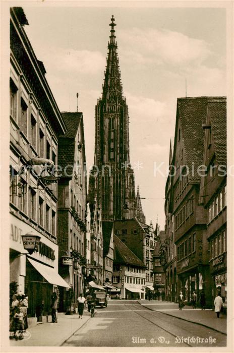 Ulm  Donau Hirschstrasse mit Ulmer Muenster