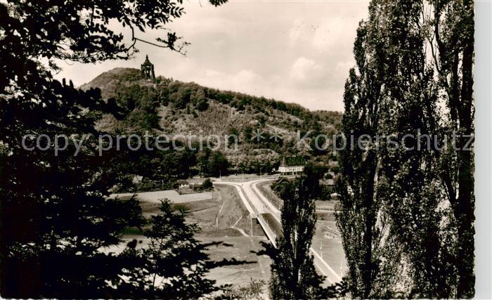 Porta Westfalica Blick vom Jakobsberg auf Wittekindberg un Kaiser Wilhelm Denkma