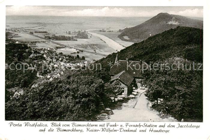 Porta Westfalica Blick vom Bismarckturm auf die Bismarckburg und Kaiser Wilhelm