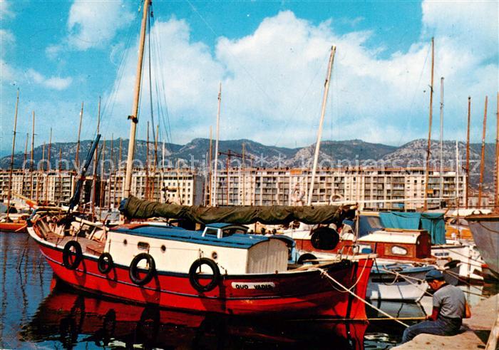 Toulon -sur-Mer 83 Var Le Port et le Mont Faron