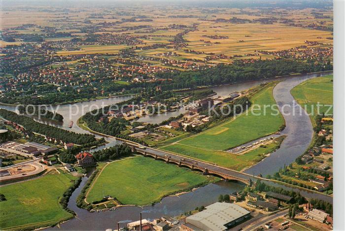 Minden  Westfalen Weser Wasserstrassenkreuz und Schachtschleuse