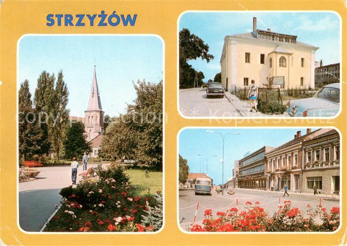 Strzyzow PL Skwer miejski w glebi kosciol Biblioteka Miejska Rynek