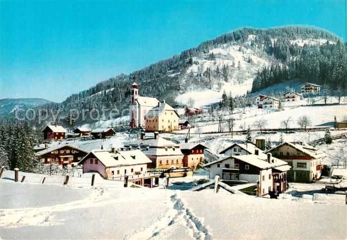 Flachau Ortspartie mit Kirche