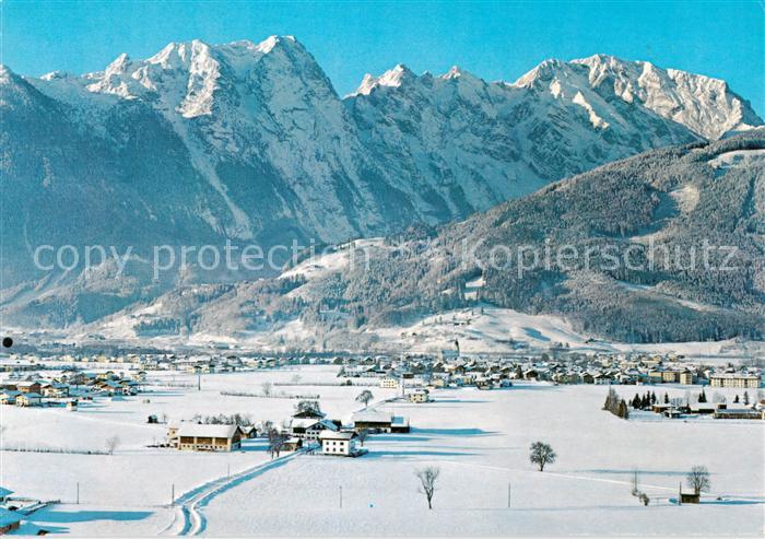 Kuchl Salzburg AT mit dem Hohen Goell