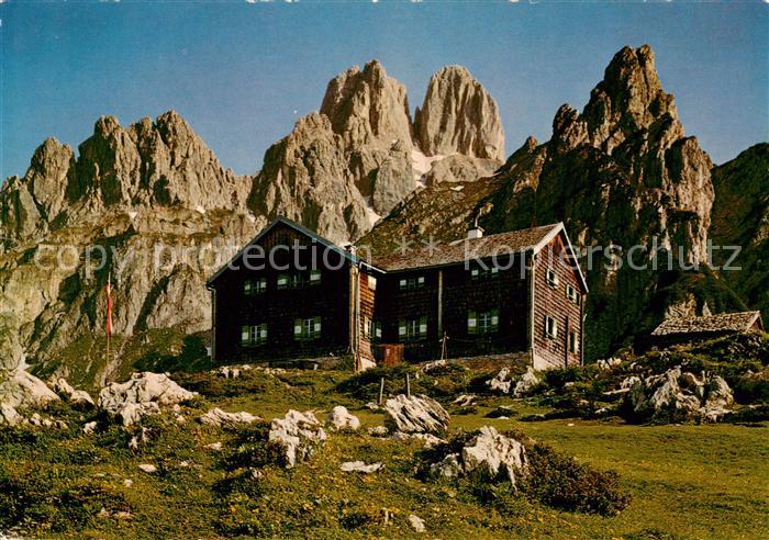 Hofpuerglhuette 1703m Dachstein AT Dachstein mit Kampl Bischofsmuetze und Moserm