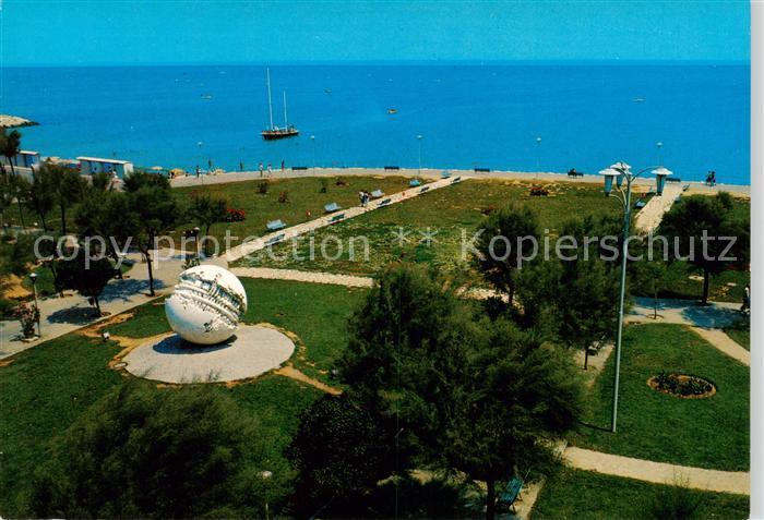 Pesaro Marche IT Piazzale della von la Sfera grande di A Pomodoro