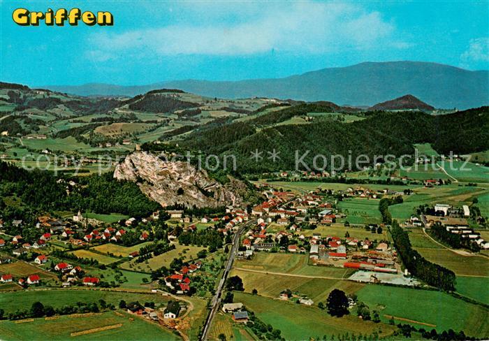 Griffen Fliegeraufnahme mit Burgruine auf hohem Felskegel im Schlossberg