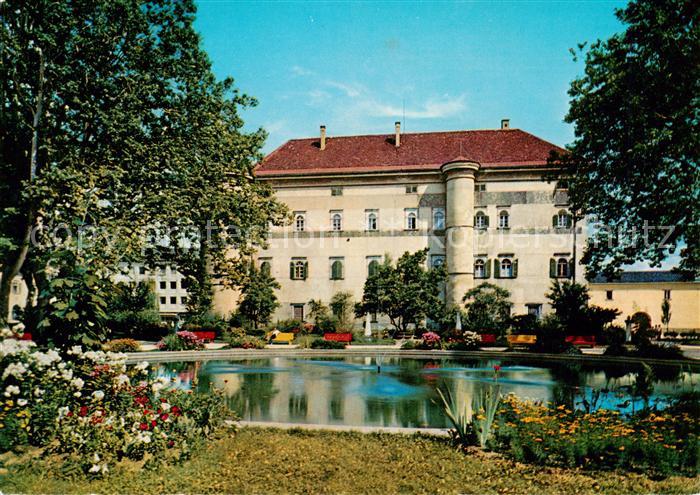 Spittal Drau Kaernten AT Schloss Porcia Schlossteich