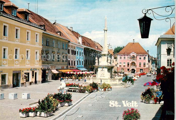 St Veit Glan Kaernten AT Hauptplatz mit Pestsaeule