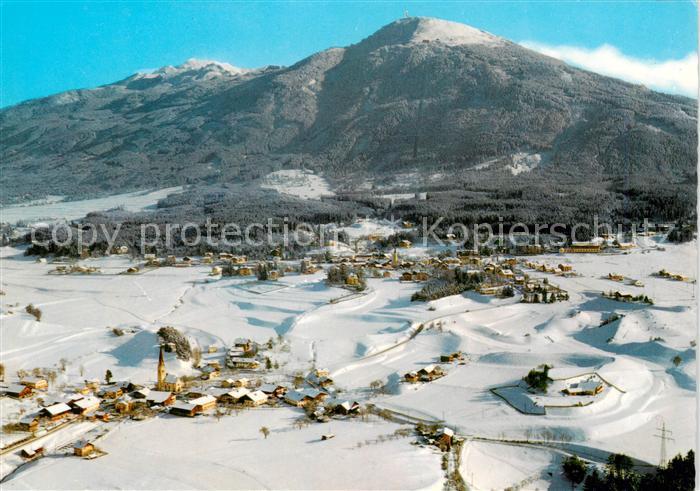 Igls Tirol AT Panorama Wintersportplatz Kurort mit Ort Vill im Vordergrund