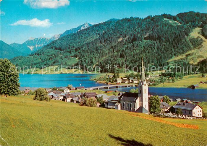 Techendorf Weissensee Kaernten AT Panorama mit Kirche