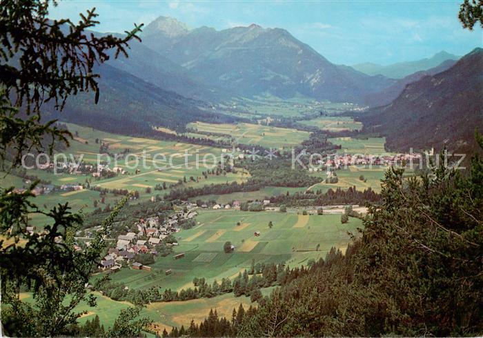 St Lorenzen Gitschtal Kaernten AT Panorama mit den Doerfern Jadersdorf und Lasse