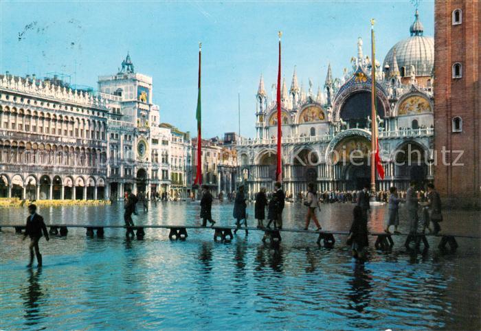 Venezia Venedig Eccezionale alta marea in Piazza San Marco
